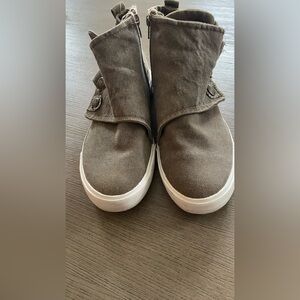 The Blowfish Malibu High Top Sneaker in size 8 is a trendy and comfortable shoe